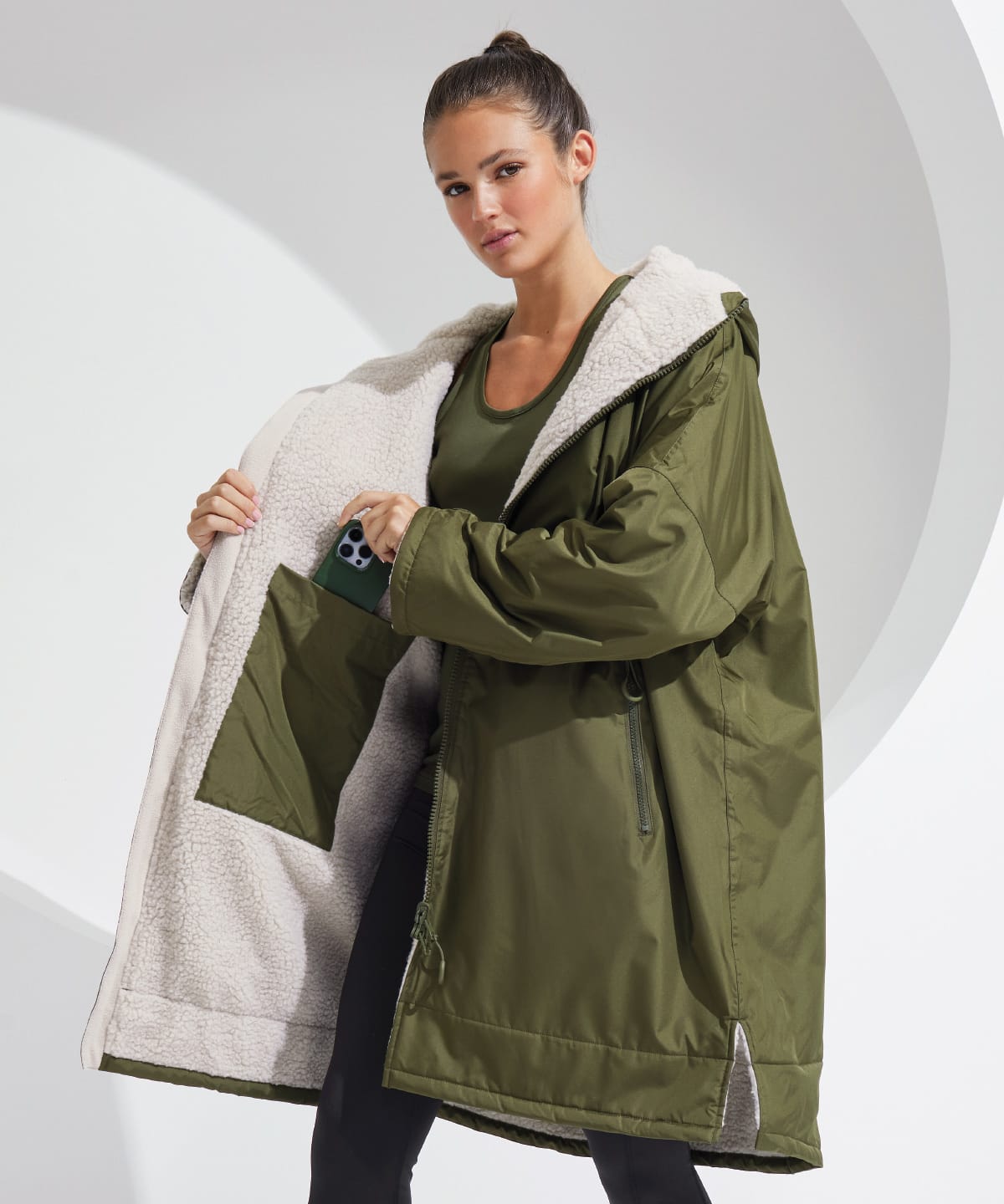 TriDri® All-seasons waterproof changing robe - Image 8